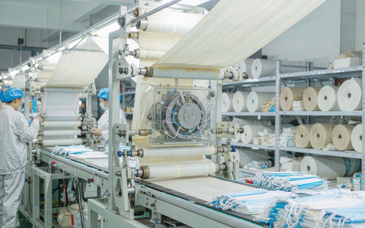 Fully automatic surgical mask machine with ear-loop welding and non-woven rolls